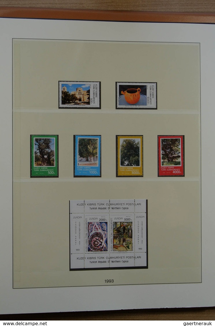 28401 Türkisch Zypern: 1975-1995. Double (MNH AND used) collection Turkish Cyprus 1975-1995 in luxe Lindne