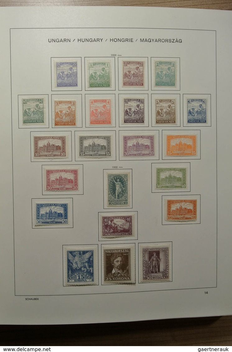 28428 Ungarn: 1871-2000. Mostly mint hinged collection Hungary 1871-2000 in 4 Schaubek albums. From 1913 o