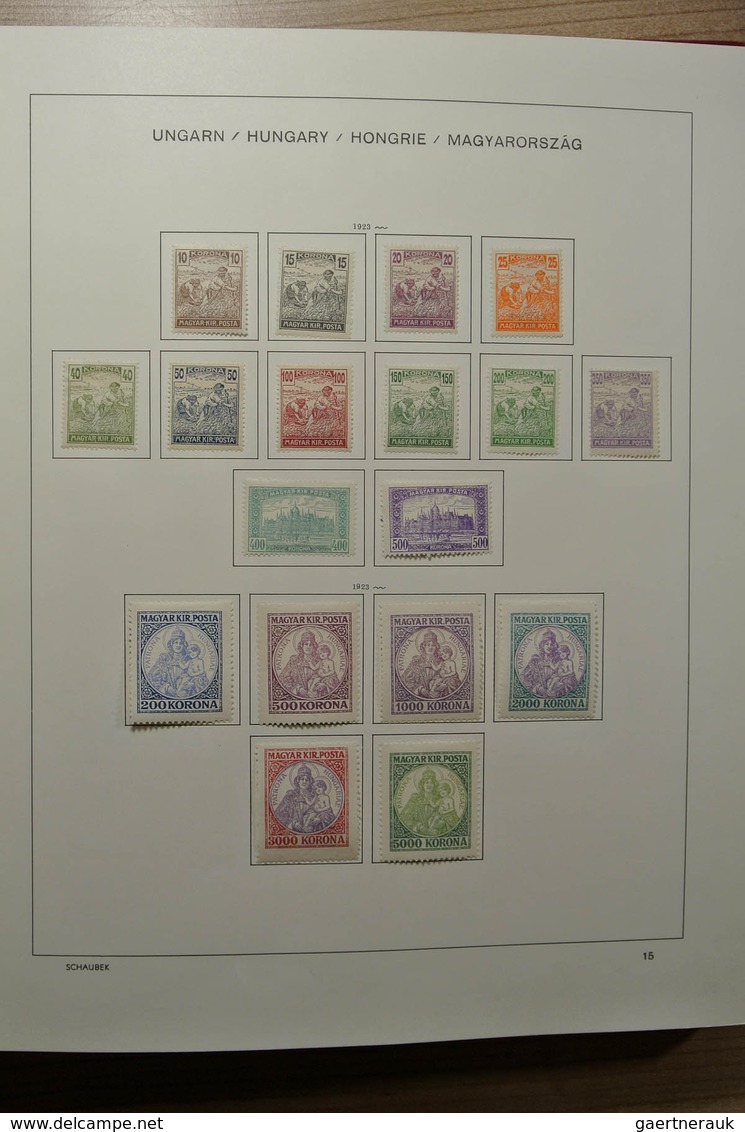 28428 Ungarn: 1871-2000. Mostly mint hinged collection Hungary 1871-2000 in 4 Schaubek albums. From 1913 o