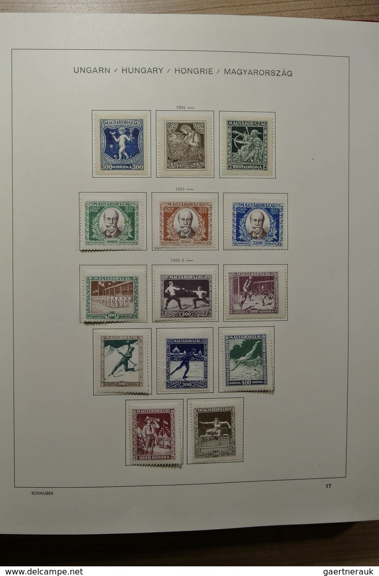 28428 Ungarn: 1871-2000. Mostly mint hinged collection Hungary 1871-2000 in 4 Schaubek albums. From 1913 o