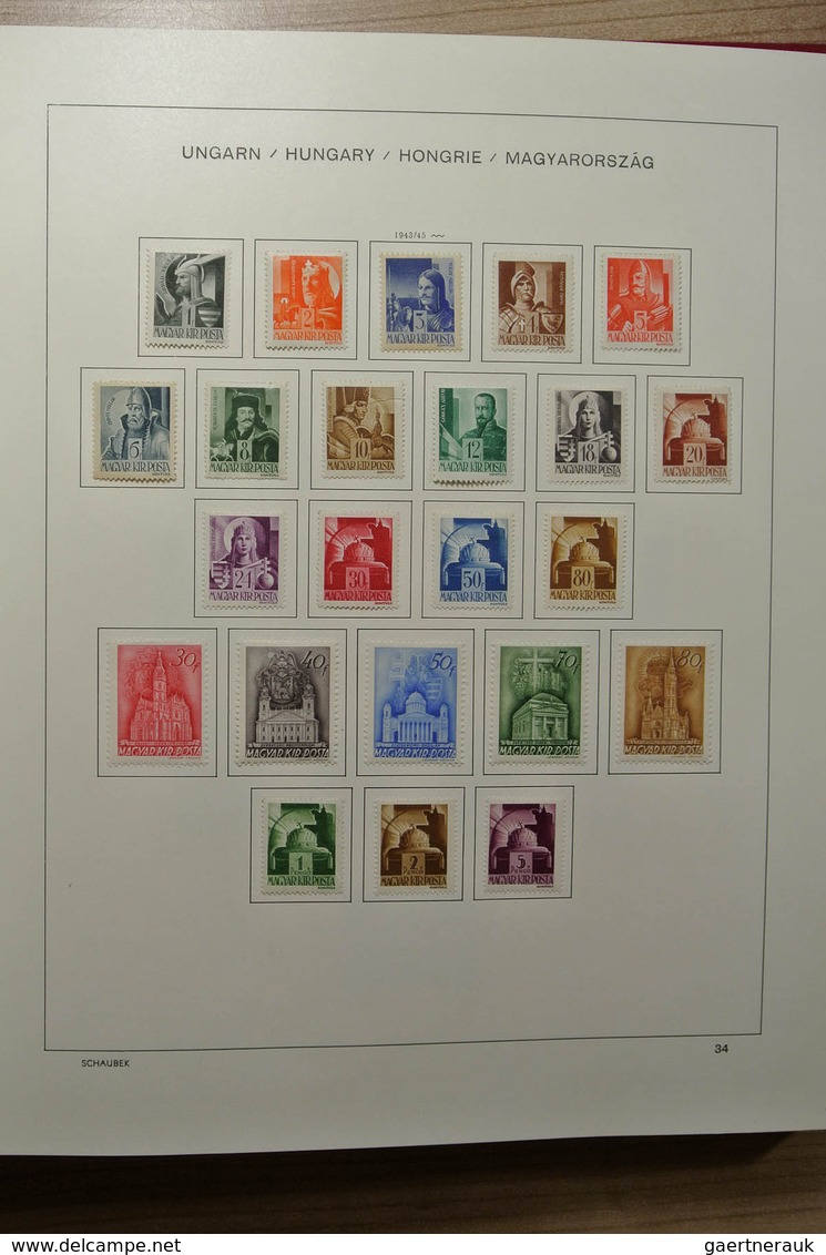 28428 Ungarn: 1871-2000. Mostly mint hinged collection Hungary 1871-2000 in 4 Schaubek albums. From 1913 o