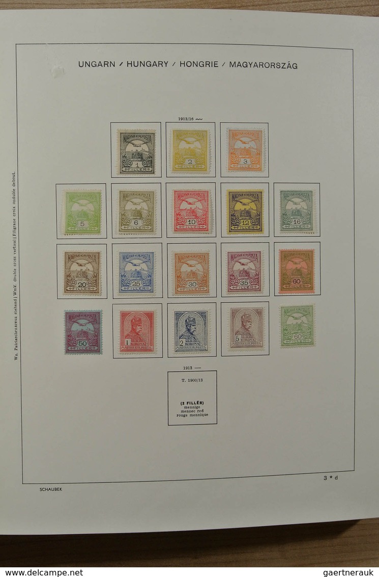 28428 Ungarn: 1871-2000. Mostly mint hinged collection Hungary 1871-2000 in 4 Schaubek albums. From 1913 o