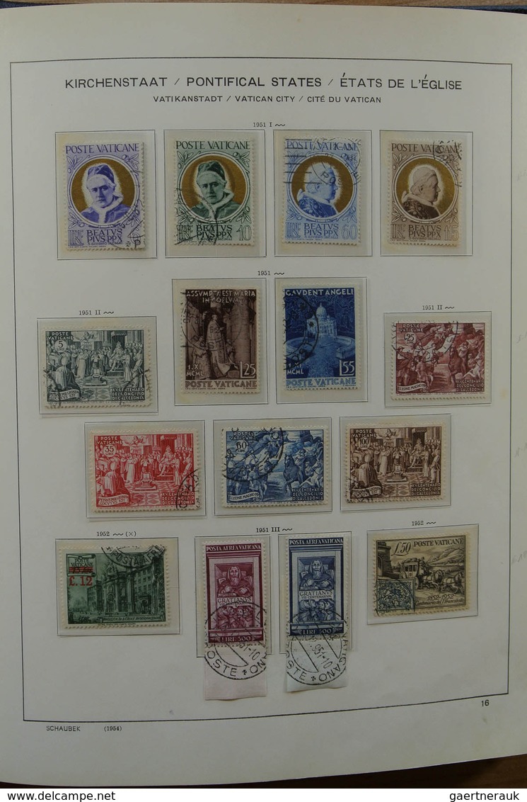 28464 Vatikan: Large lot Vatican in 2 boxes. This lot contains a.o. a complete canceled collection Vatican