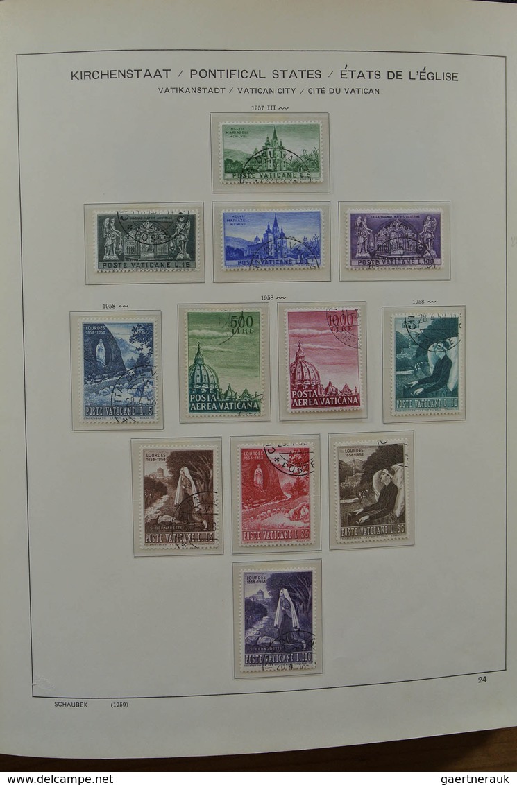 28464 Vatikan: Large lot Vatican in 2 boxes. This lot contains a.o. a complete canceled collection Vatican