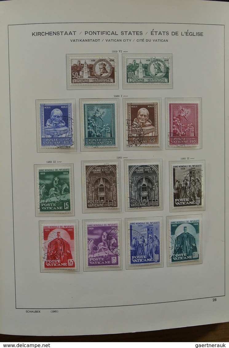 28464 Vatikan: Large lot Vatican in 2 boxes. This lot contains a.o. a complete canceled collection Vatican