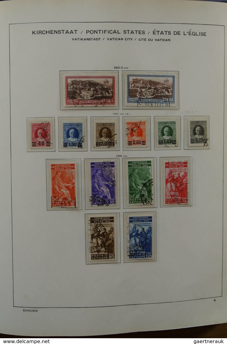 28464 Vatikan: Large lot Vatican in 2 boxes. This lot contains a.o. a complete canceled collection Vatican