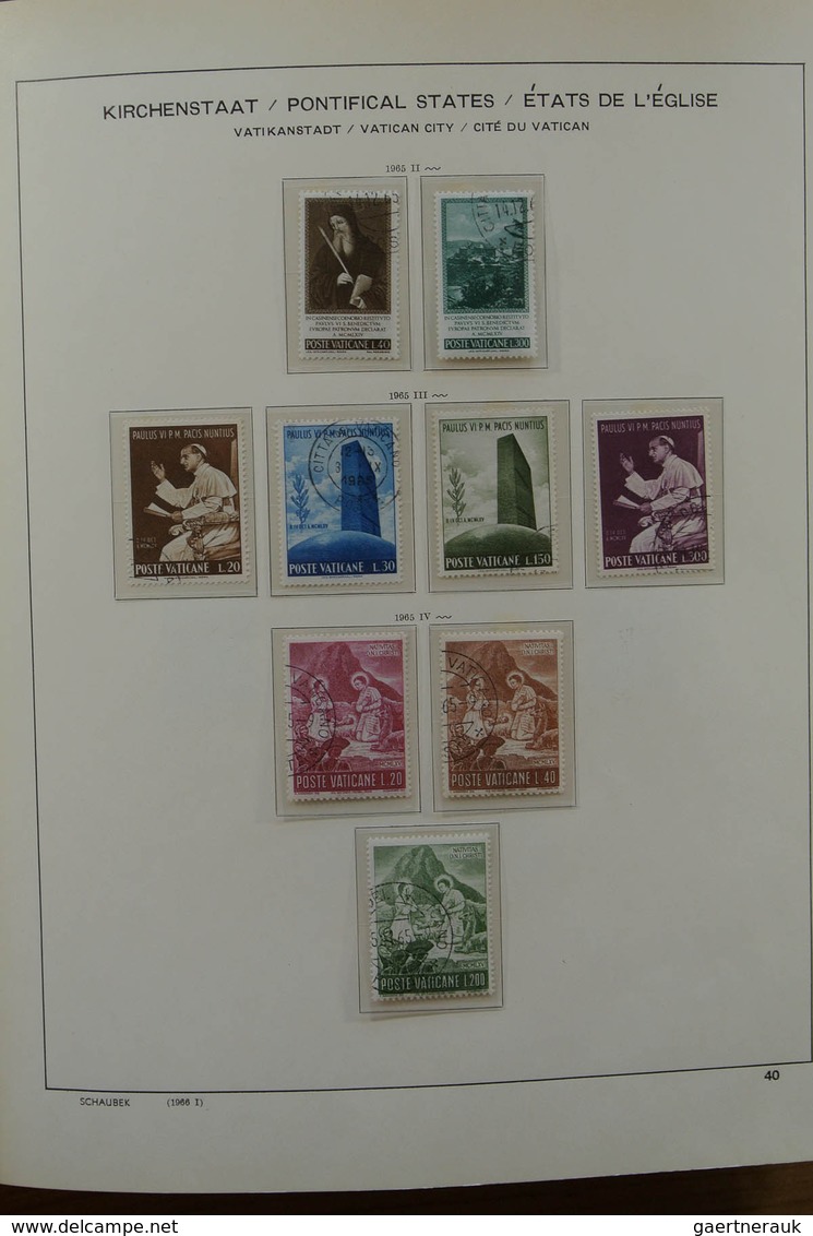 28464 Vatikan: Large lot Vatican in 2 boxes. This lot contains a.o. a complete canceled collection Vatican