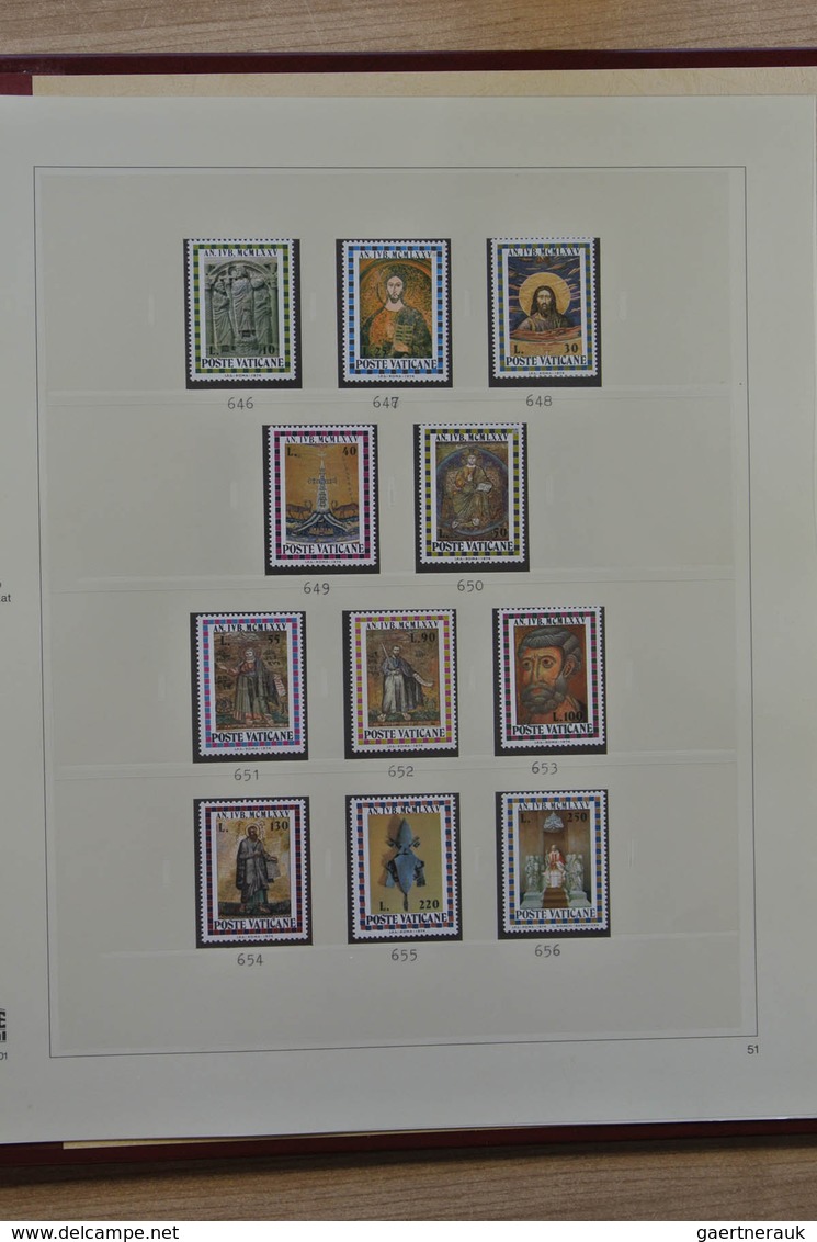 28483 Vatikan: 1929-2003. Almost complete, mostly MNH (older part some mint hinged and regummed) collectio