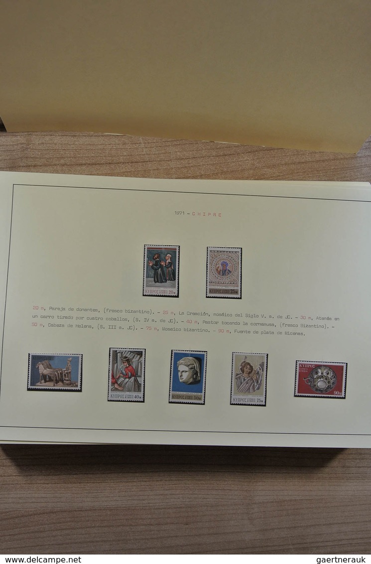 28535 Zypern: 1966-1990. Mostly MNH, very well filled collection Cyprus 1966-1990 on albumpages in folder.