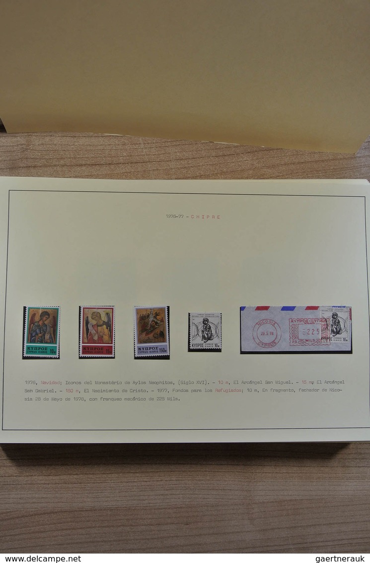 28535 Zypern: 1966-1990. Mostly MNH, very well filled collection Cyprus 1966-1990 on albumpages in folder.