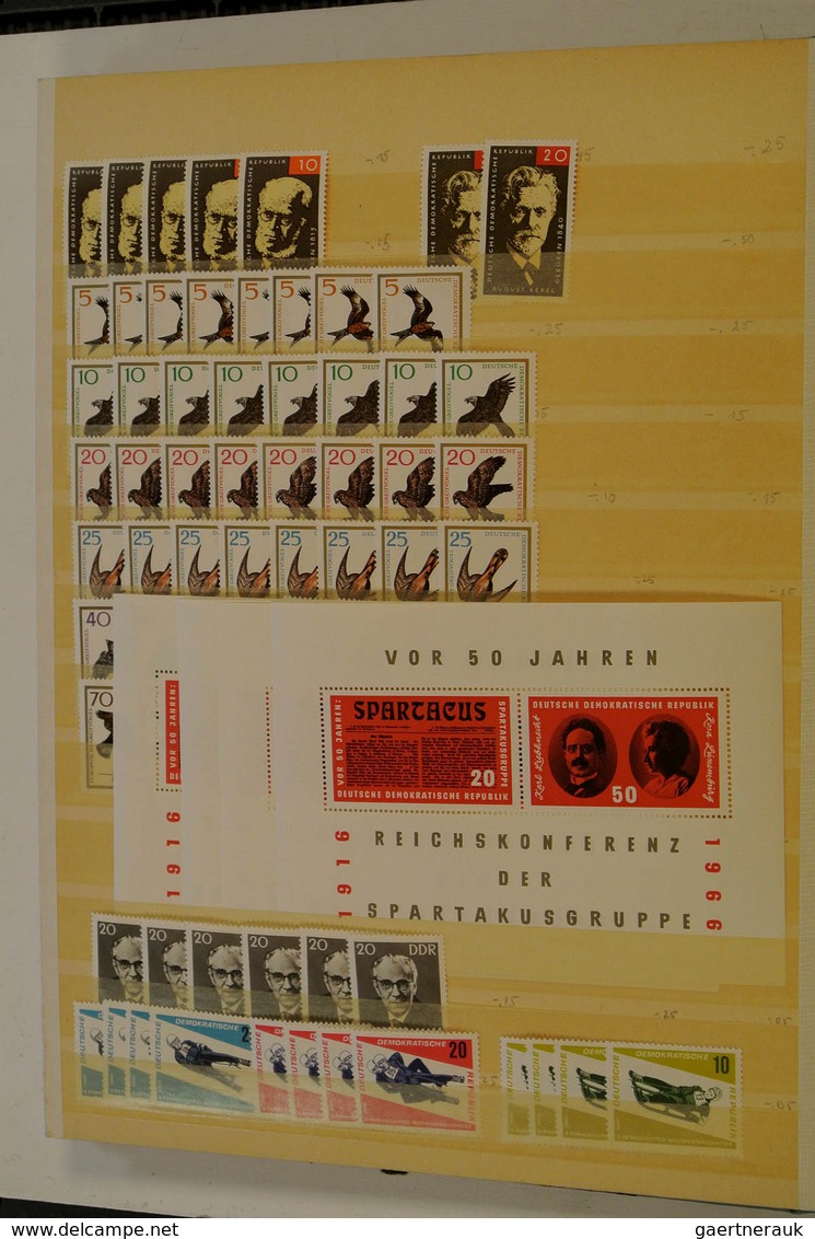 28542 Europa: Various, much MNH, material of European countries in 4 stockbooks. Contains much Bundespost