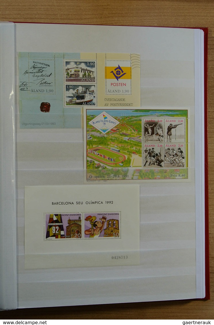 28626 Europa - West: Collection of ca. 550 MNH souvenir sheets (and some stampbooklets) of Western Europe