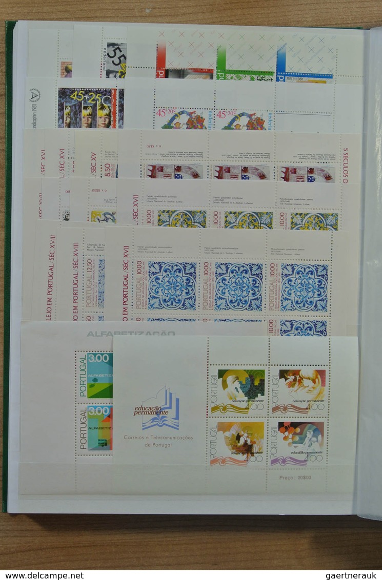 28639 Europa - West: Stockbook with mostly MNH souvenir sheets of various Western European countries, incl