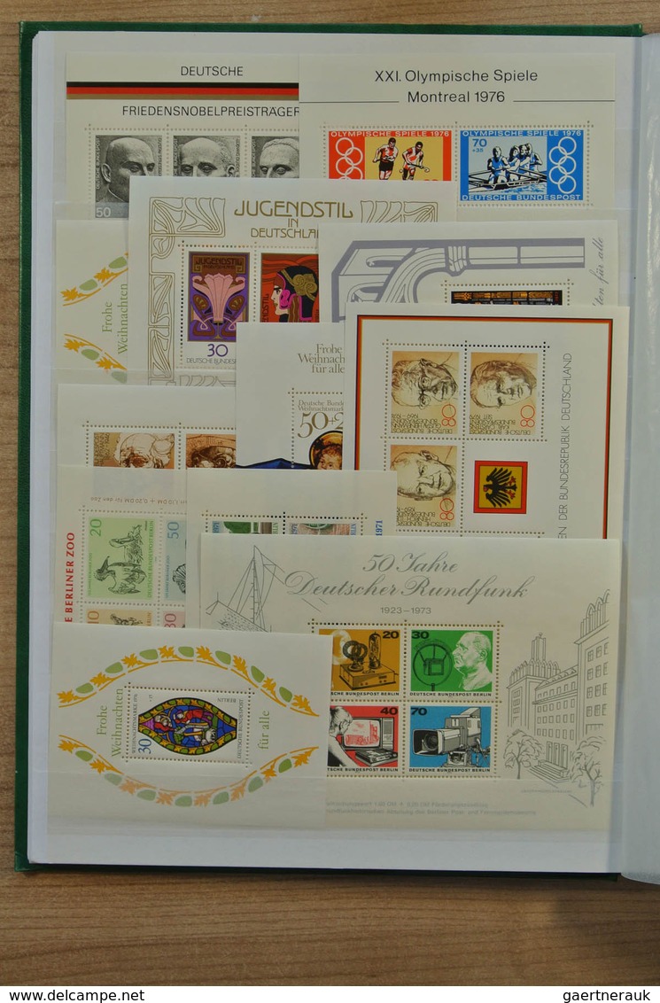 28639 Europa - West: Stockbook with mostly MNH souvenir sheets of various Western European countries, incl