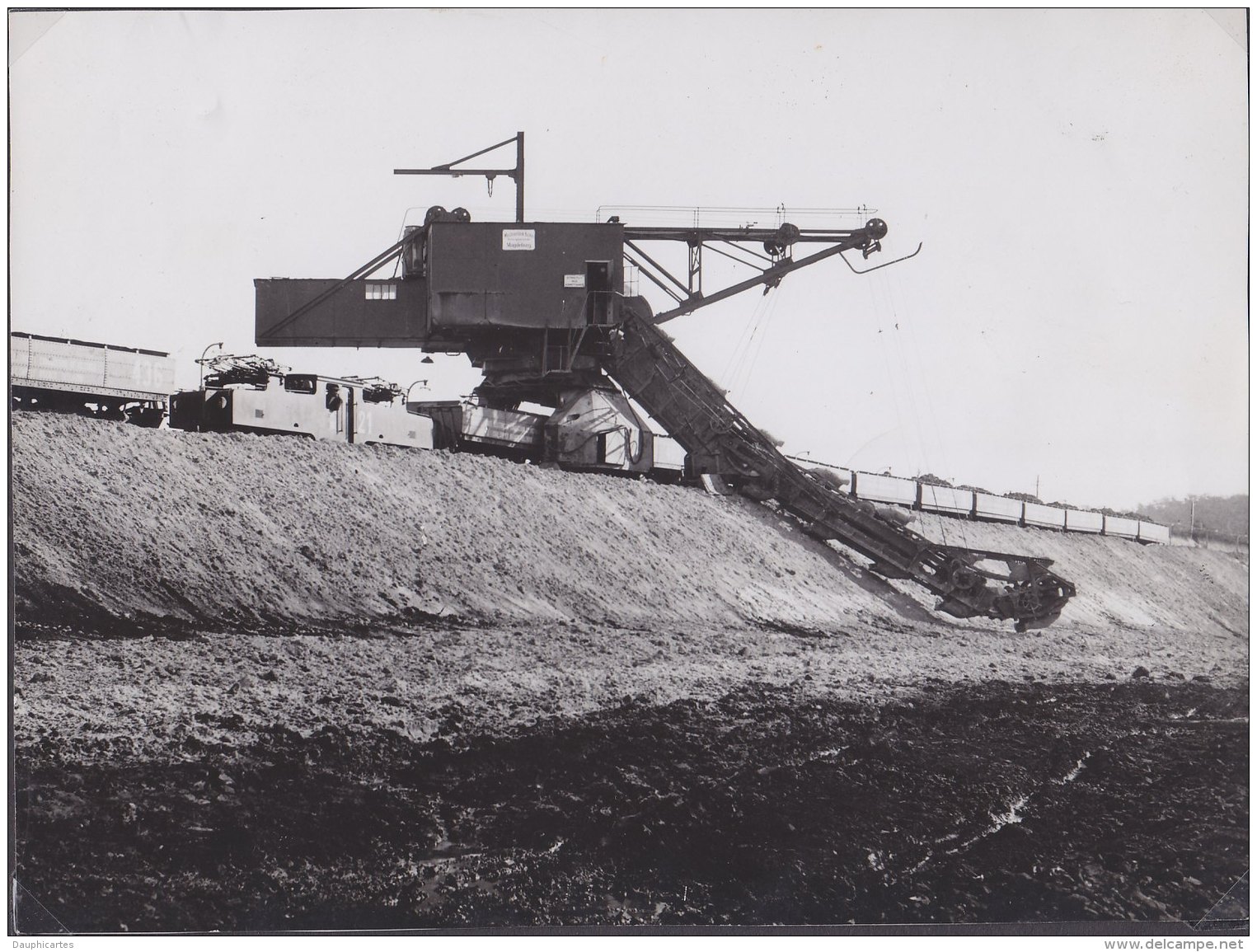 YALLOURN, Victoria, Australia : Coal Mine 1950. Mine Charbon. Engin D'Excavation. Railway. Train.  Original Photo - Orte