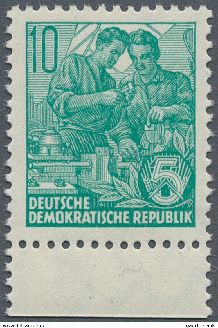 20268 DDR: 1959, Freimarken Fünfjahrplan 10 Pf. Vom Unterrand Des Heftchenblattes Mit Wz. ''DDR Kreuzblüten - Other & Unclassified
