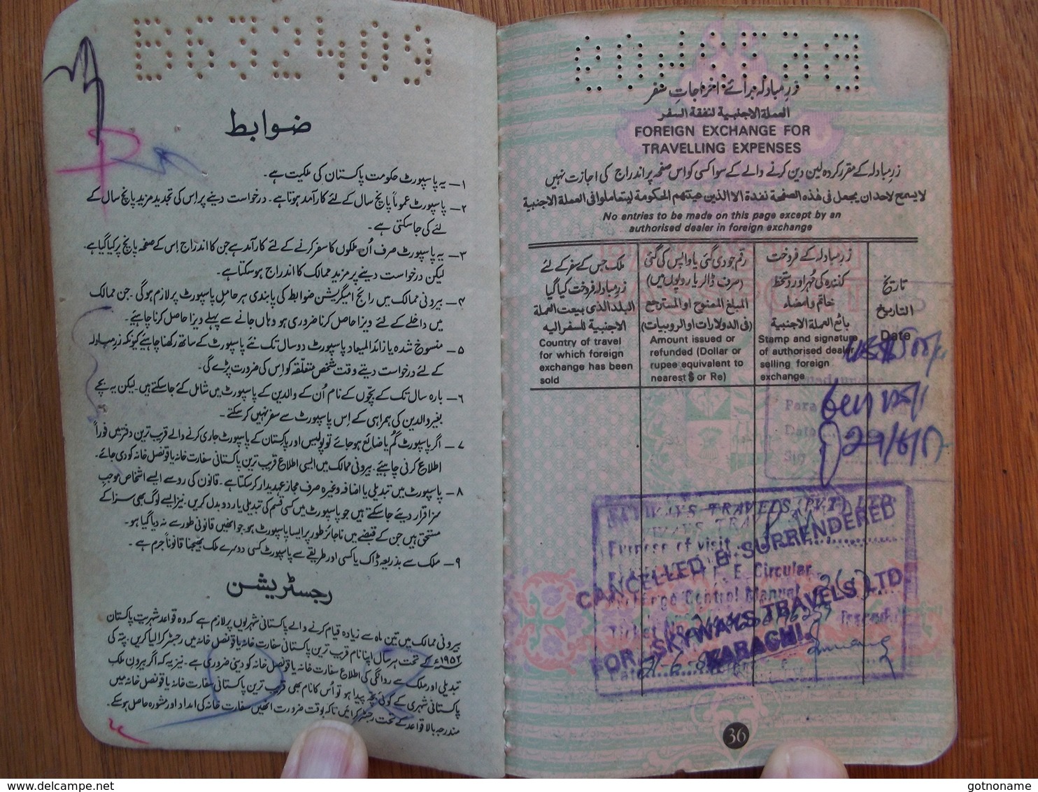 Passeport, passport, reisepass, pasaporte du Pakistan 1985. Plein de visas.Port gratuit en Europe.