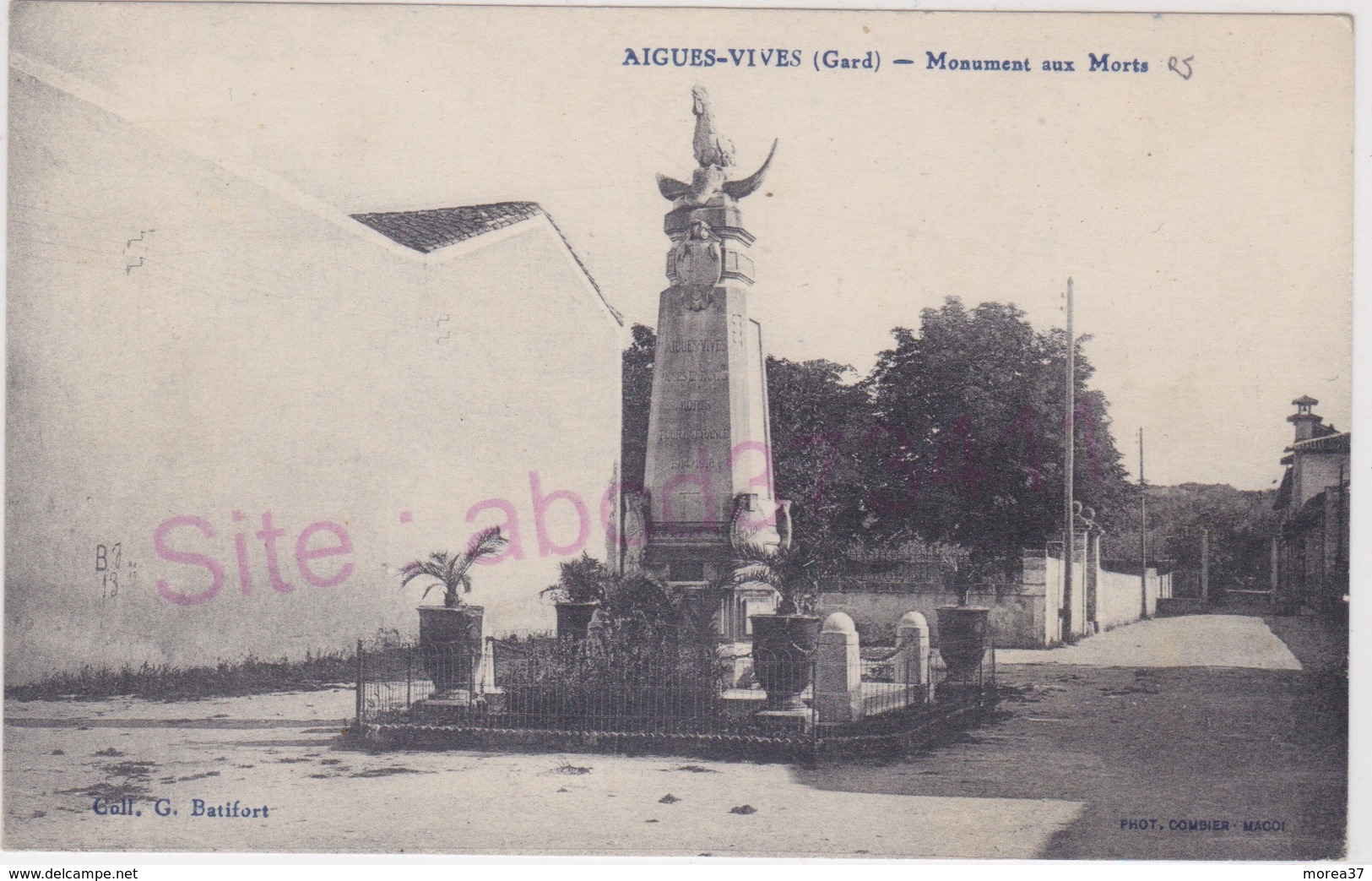 AIGUES VIVES  Monument Aux Morts - Aigues-Vives