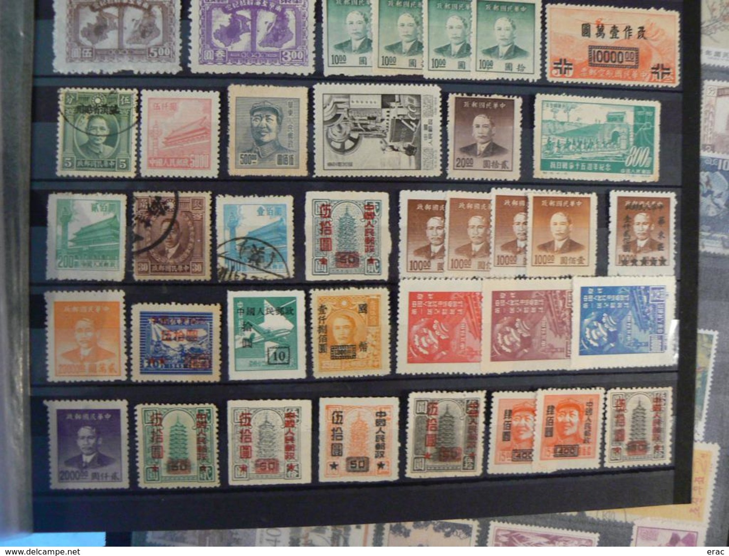 CHINE - Collection de timbres anciens et récents - Bon état général