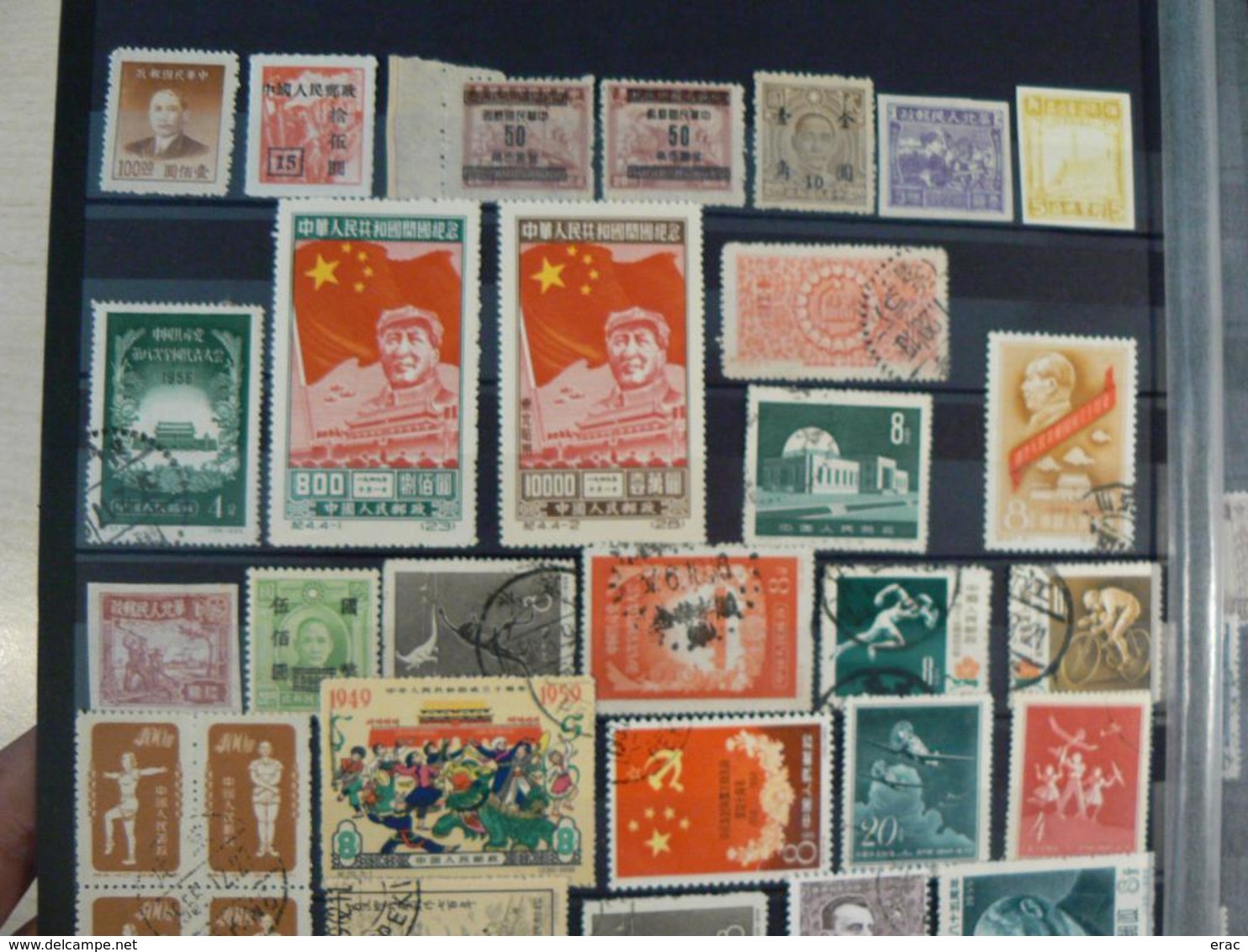 CHINE - Collection de timbres anciens et récents - Bon état général