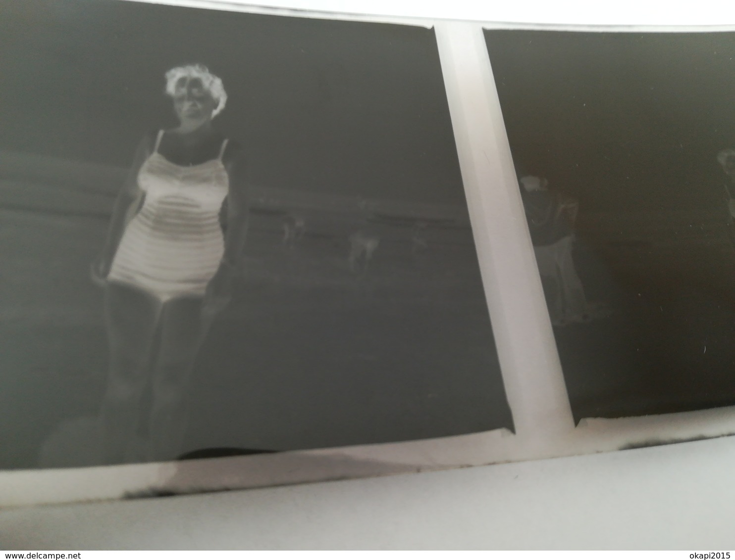 Deux  Pochettes Contenant Négatifs Pour 60 Photos En Noir -  Blanc Dont 34 Pour Voyage à Oury France En 1953 - Materiaal & Toebehoren