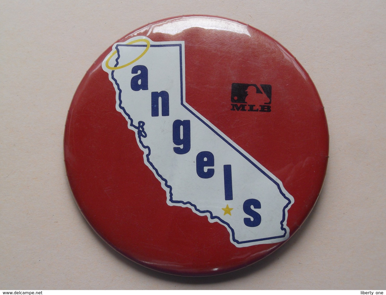 ANGELS MLB : Older Button / Pin / Speld / Epingle ( +/- 87 Mm. ) Zie Photo / Foto Voor Detail ! - Brumm