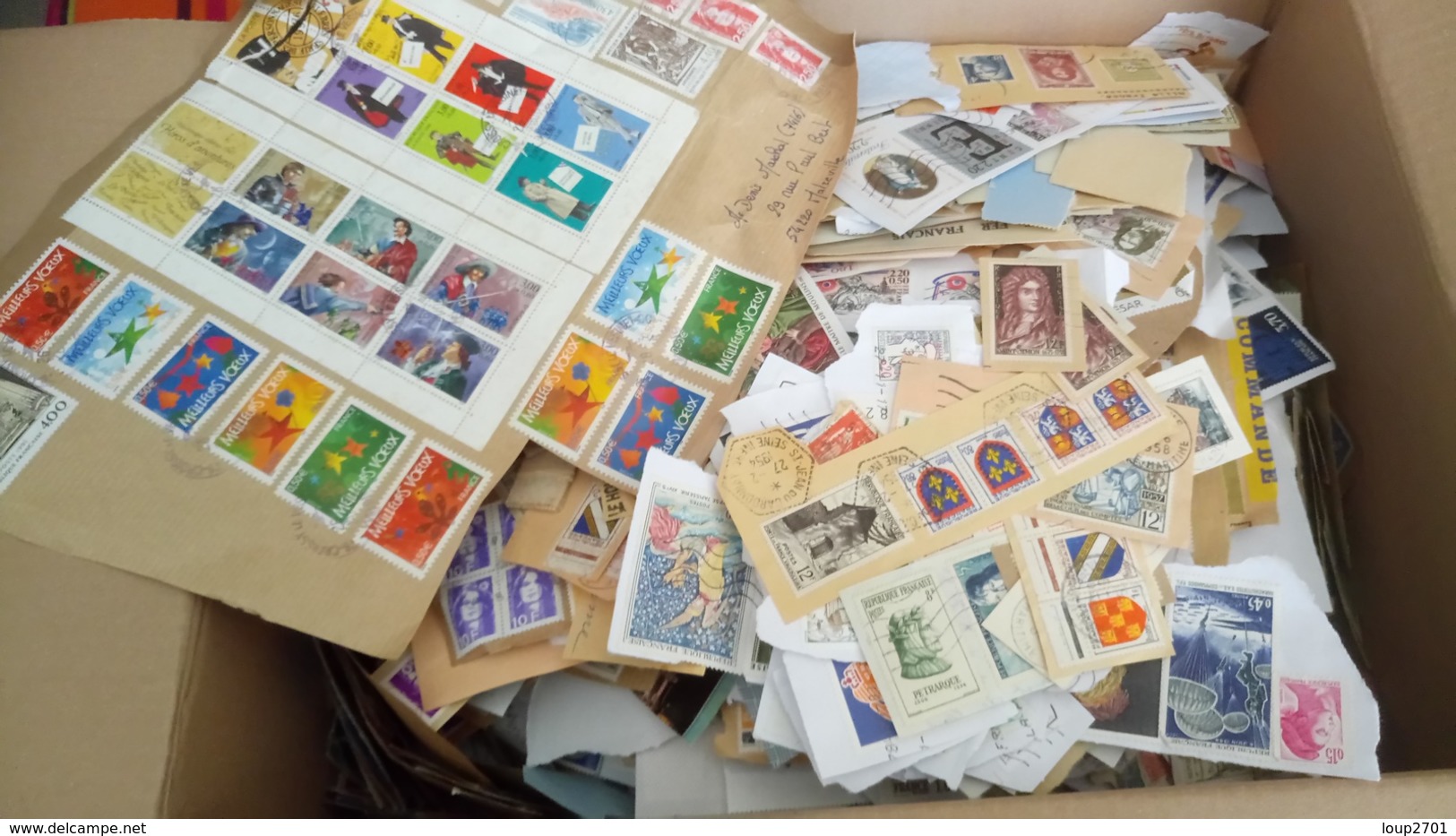 F0886 CARTON FRANCE + DE 2 KG TIMBRES SUR PAPIER TOUTES ÉPOQUES A TRIER COTE ++ DÉPART DÉPART 10€ - Vrac (min 1000 Timbres)