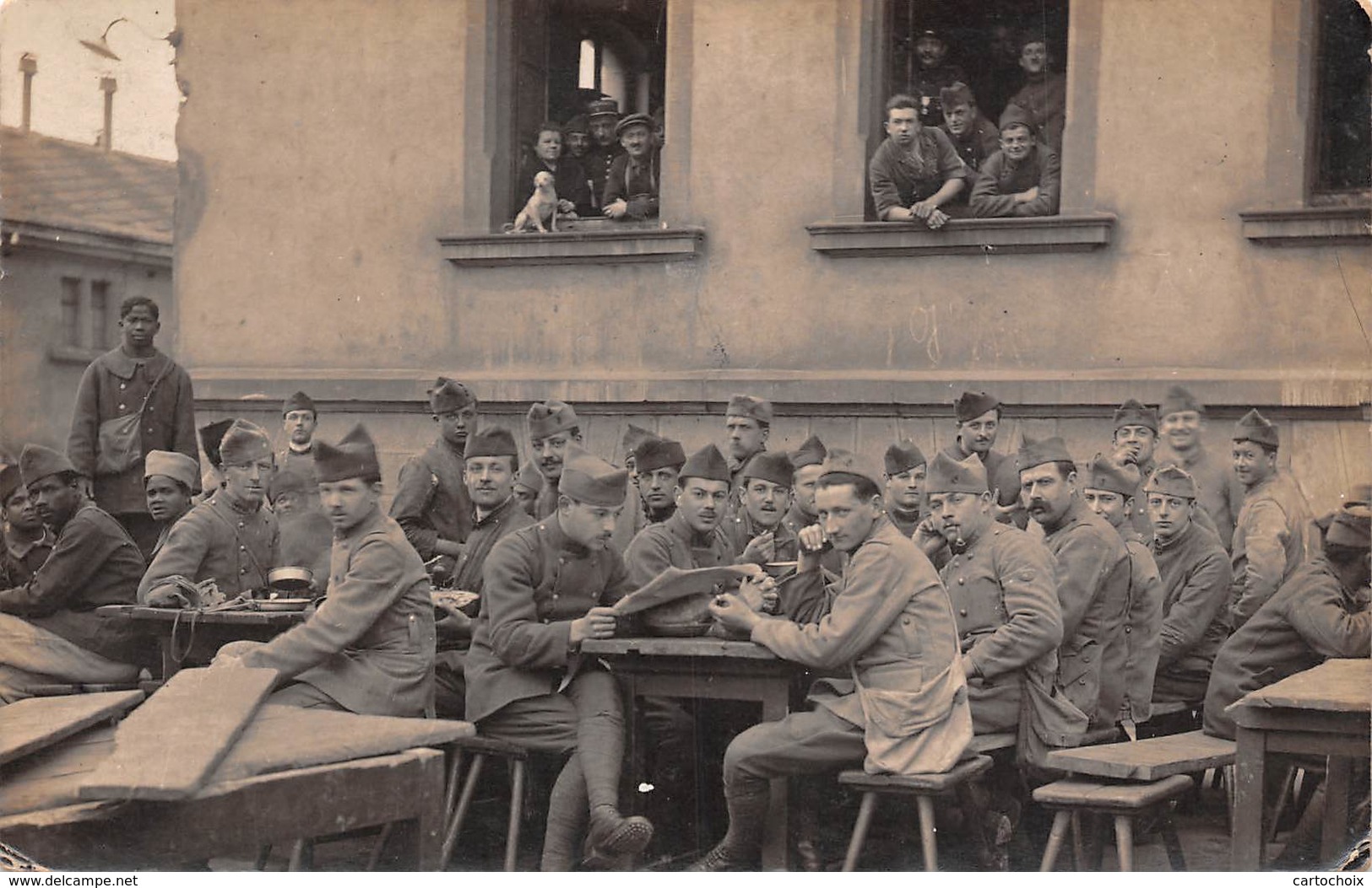 67 - Strasbourg - Carte Photo à Identifié 1920 - Les Militaires Au Repos - Belle Animation - Strasbourg