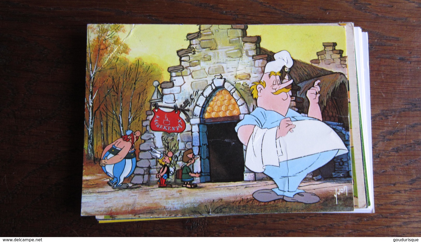 ASTERIX CARTE POSTALE  ASTERIX ET SES COMPAGNONS 12 TRAVAUX LE CUISINIER - Astérix