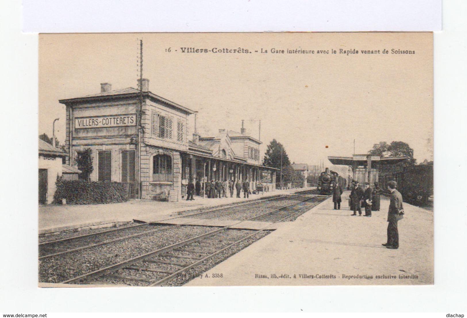 Villers Cotterêts. Aisne. La Gare Avec Le Rapide Venant De Soissons. (2871) - Gares - Avec Trains