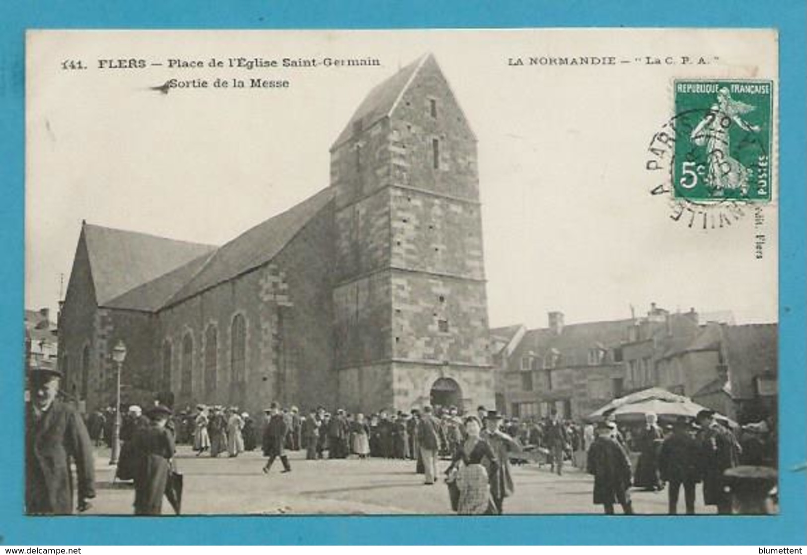 CPA 141 - Place De L'Eglise Saint-Germain Sortie De Messe FLERS 61 - Flers