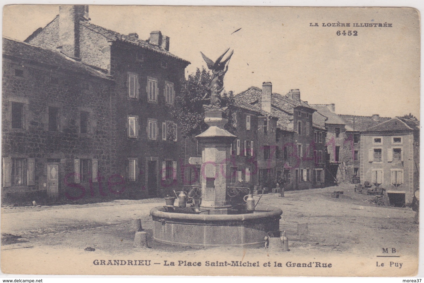 GANDRIEUX SAINT AMANS   La Place Saint Michel Et La Grand' Rue - Gandrieux Saint Amans