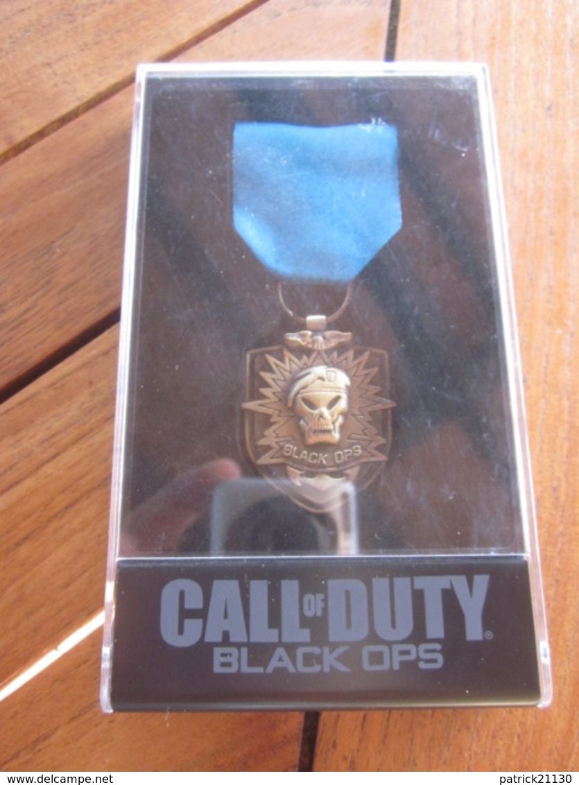 MEDAILLE NEUVE CALL OF DUTY AVEC SA BOITE - Merchandising