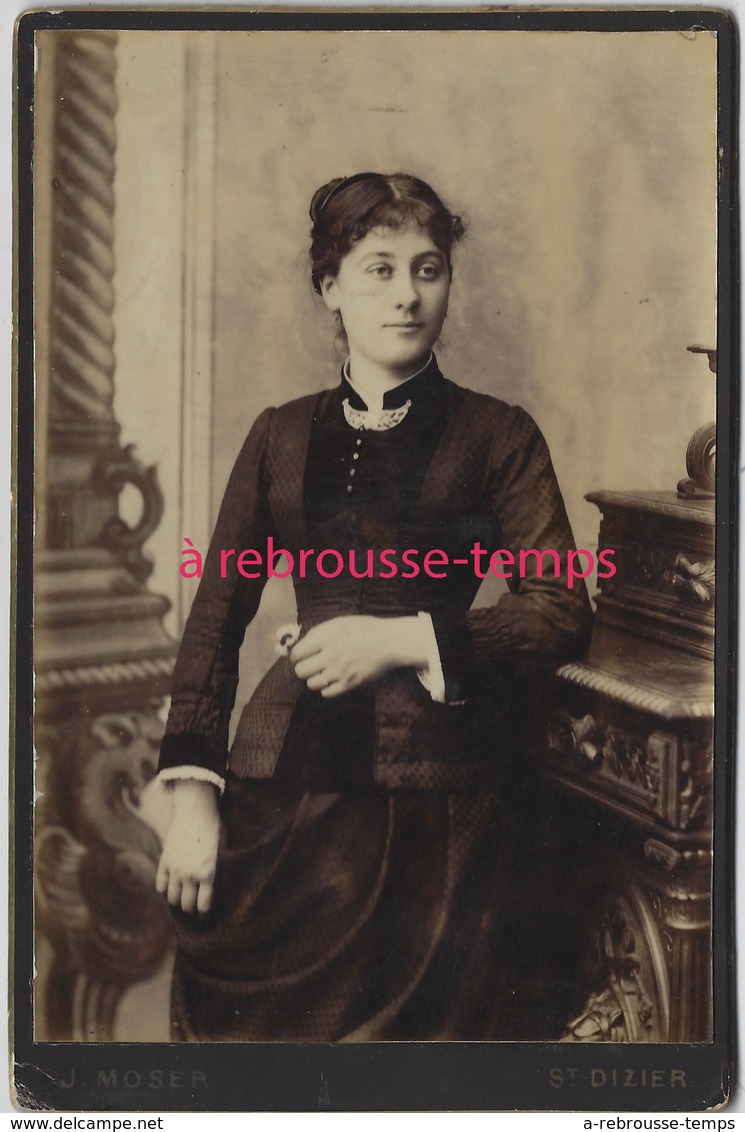 Vers 1880-Grand CDV (CAB) Jolie Femme, Joli Portrait-mode-photo MOSER à Saint Dizier - Anciennes (Av. 1900)