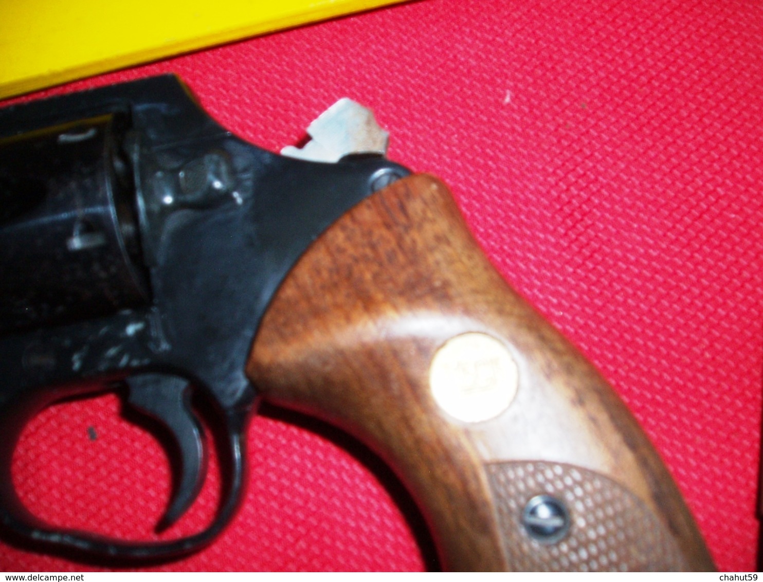 1 REVOLVER  D'ALARME ou de STARTER .Fabriquant:" RECK cal 9mm Flob.l".made in W.Germany.italy.