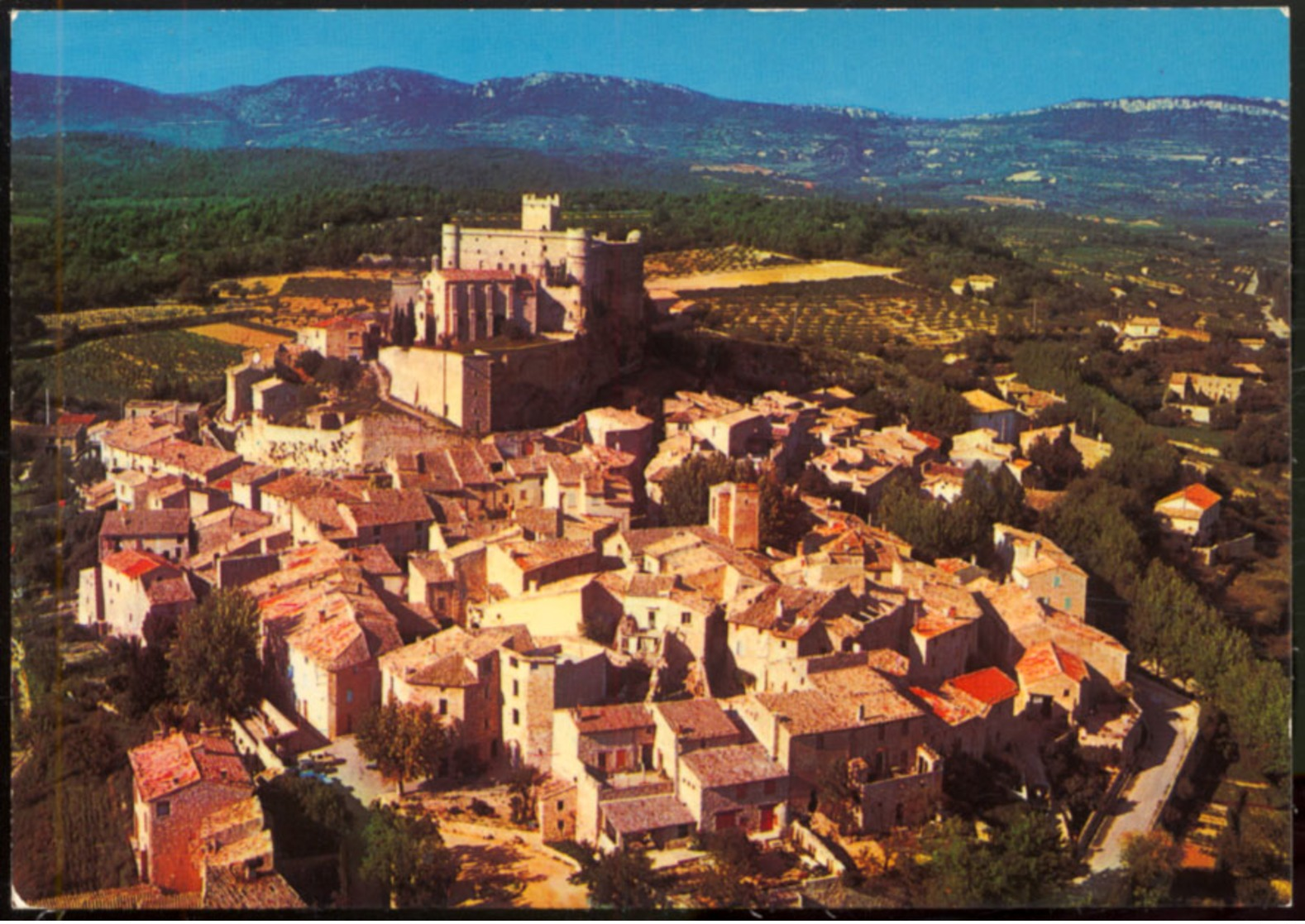 LE BARROUX (Vaucluse) - V.75577 .- Le Village, Dominé Par Le Château (XIVe.s.). - Autres & Non Classés