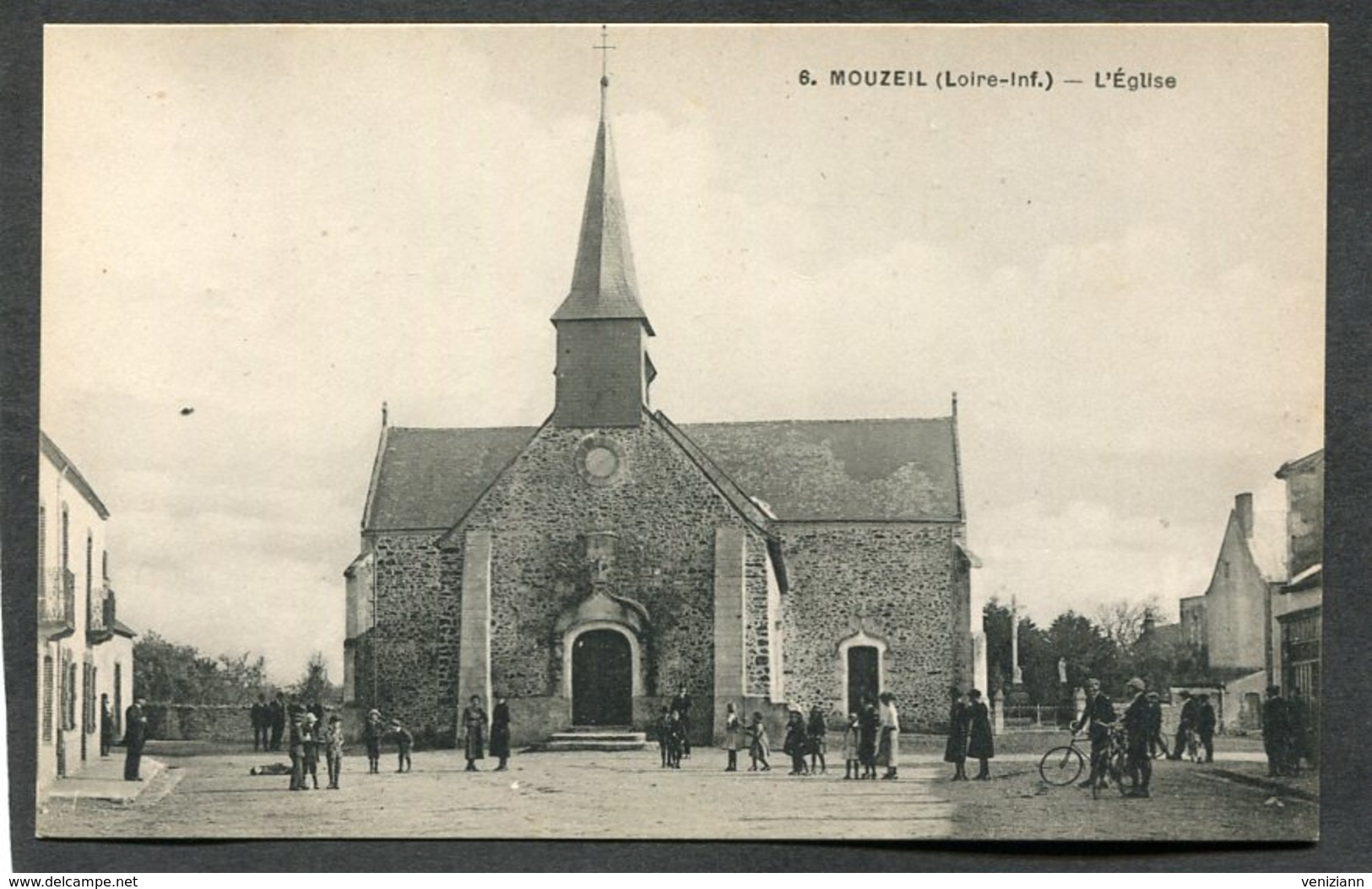 CPA - MOUZEIL - L'Eglise, Très Animé - Autres & Non Classés