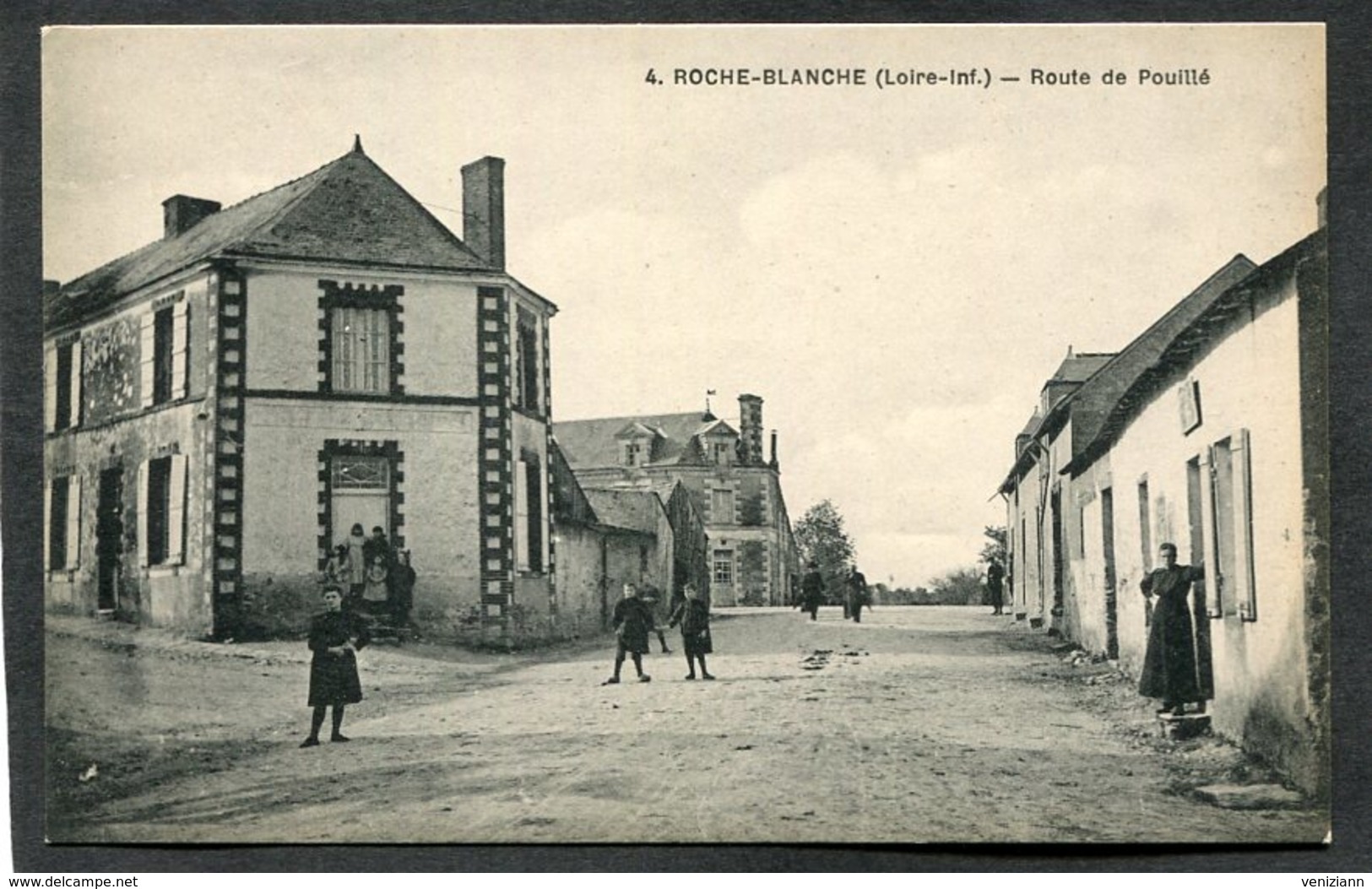 CPA - ROCHE BLANCHE - Route De Pouillé, Animé - Autres & Non Classés