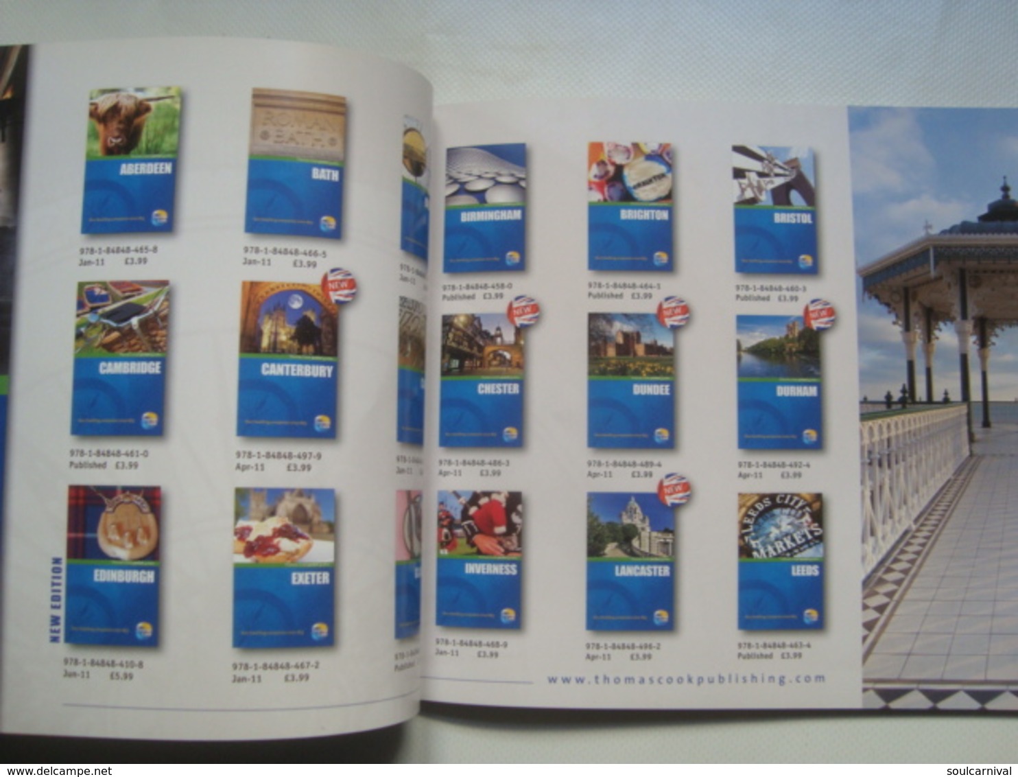 THOMAS COOK. THE GUIDE BOOK. FEATURING THE MOST COMPREHENSIVE RANGE OF UK CITY GUIDES CURRENTLY AVAILABLE - UK,  2010 - Autres & Non Classés