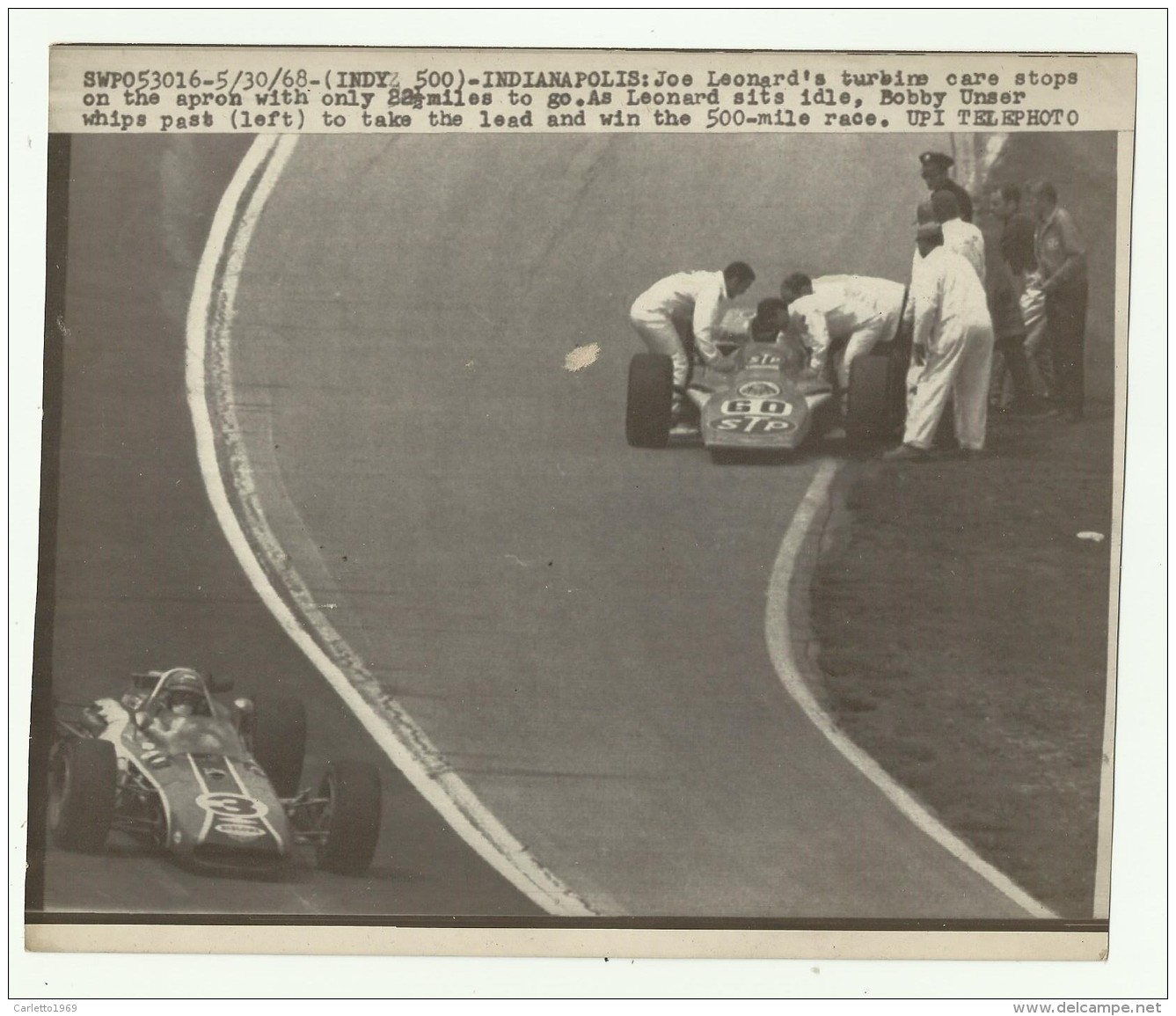 INDIANAPOLIS 30/05/1968 INDI 500 JOE LEONARD'S TURBINE CAR STOPS ON THE APRON WITH ONLY  ......CM.16,5X19,5 - Automobile