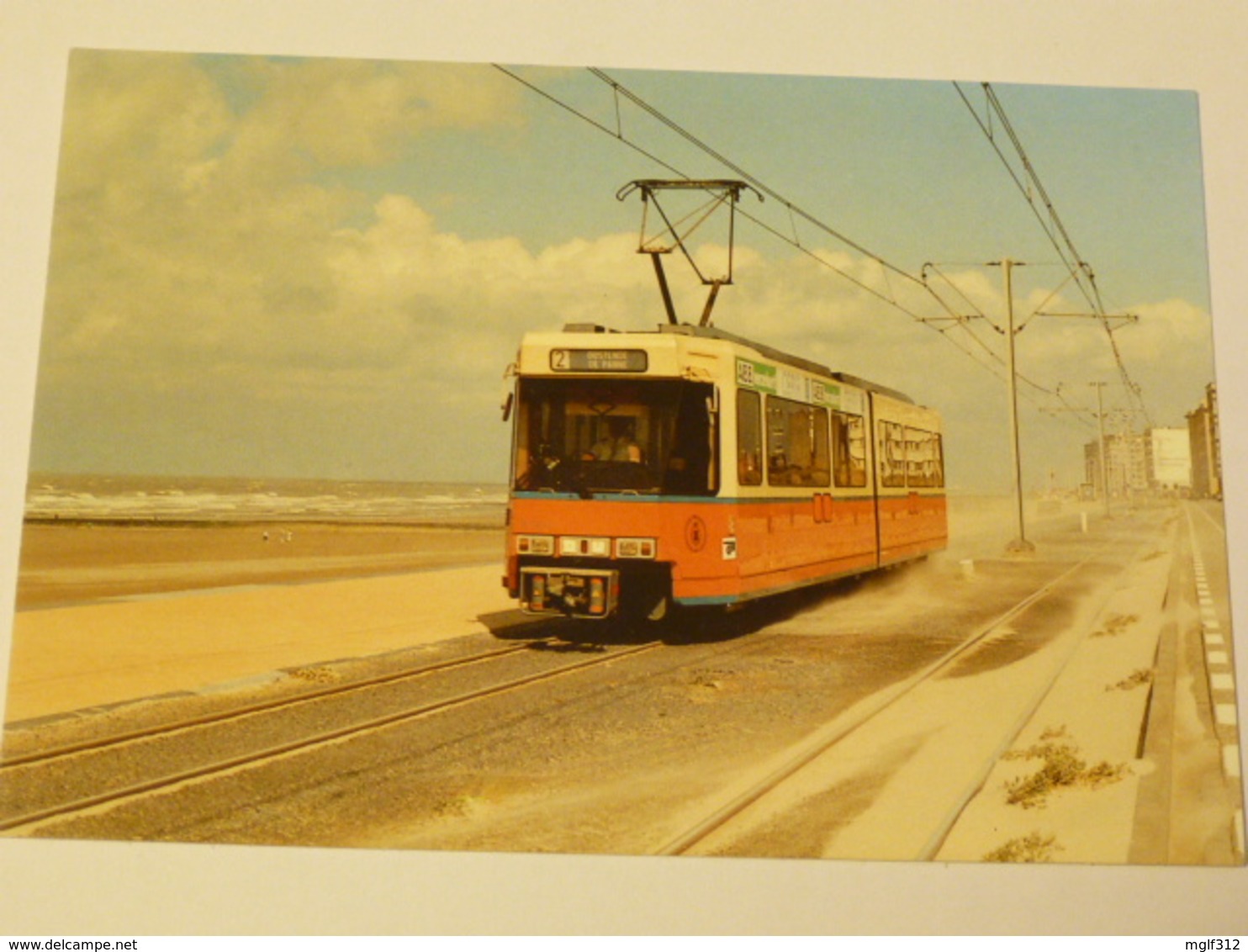 BELGIQUE : TRAMWAY SNCV De LA COTE BELGE Ligne OSTENDE-LA PANNE MOTRICE BN 6049 à MARIAKERKE En 1986 - Tramways