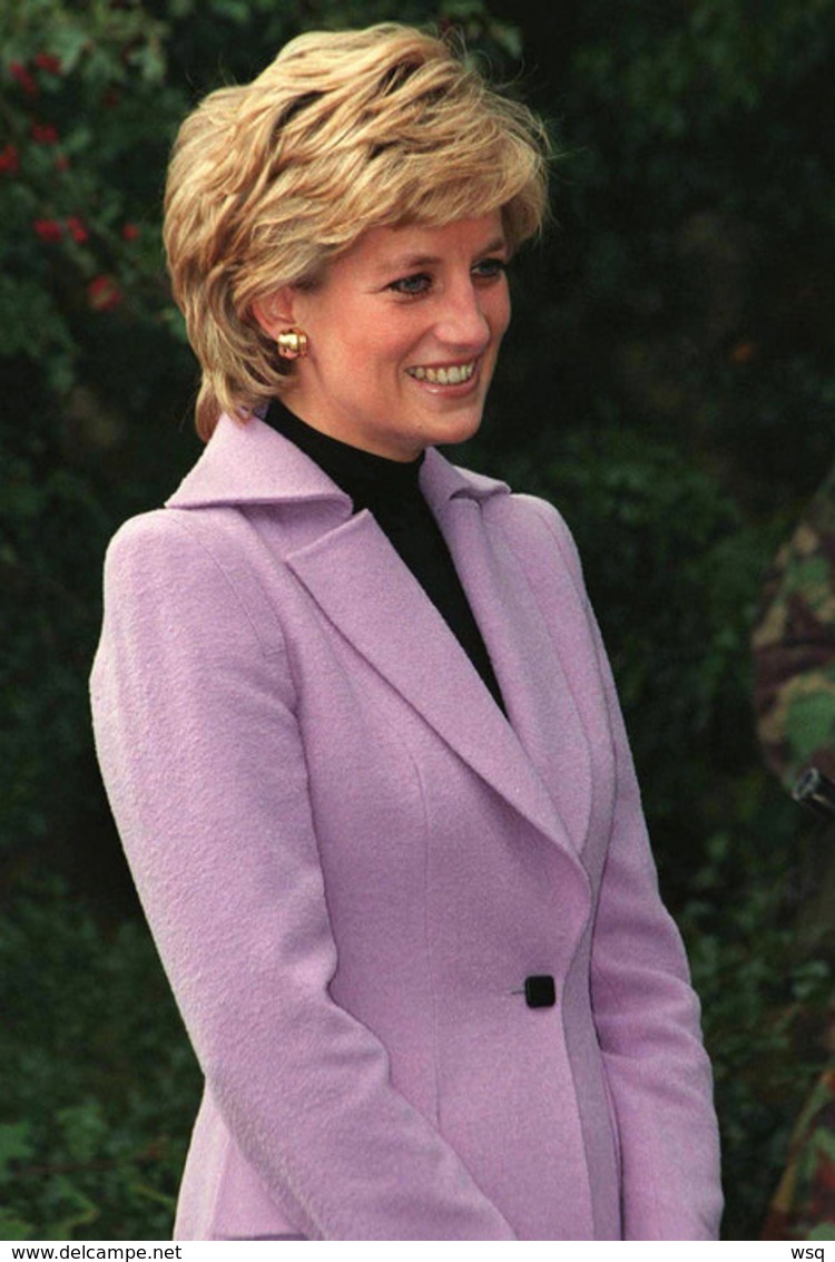 (NZ80-078)  Diana Princess Of Wales  British Royal Family  , Pre-stamped Card Postal Stationery-Postsache - Royalties, Royals