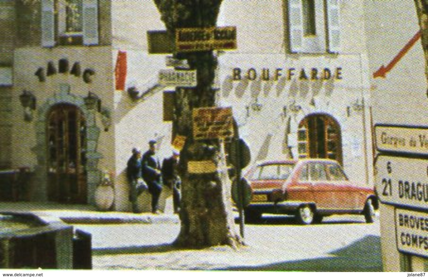 CPM  83  BARGEMON  1974     PLACE CHAUVIER      MAGASIN TABAC BOUFFARDE - Bargemon