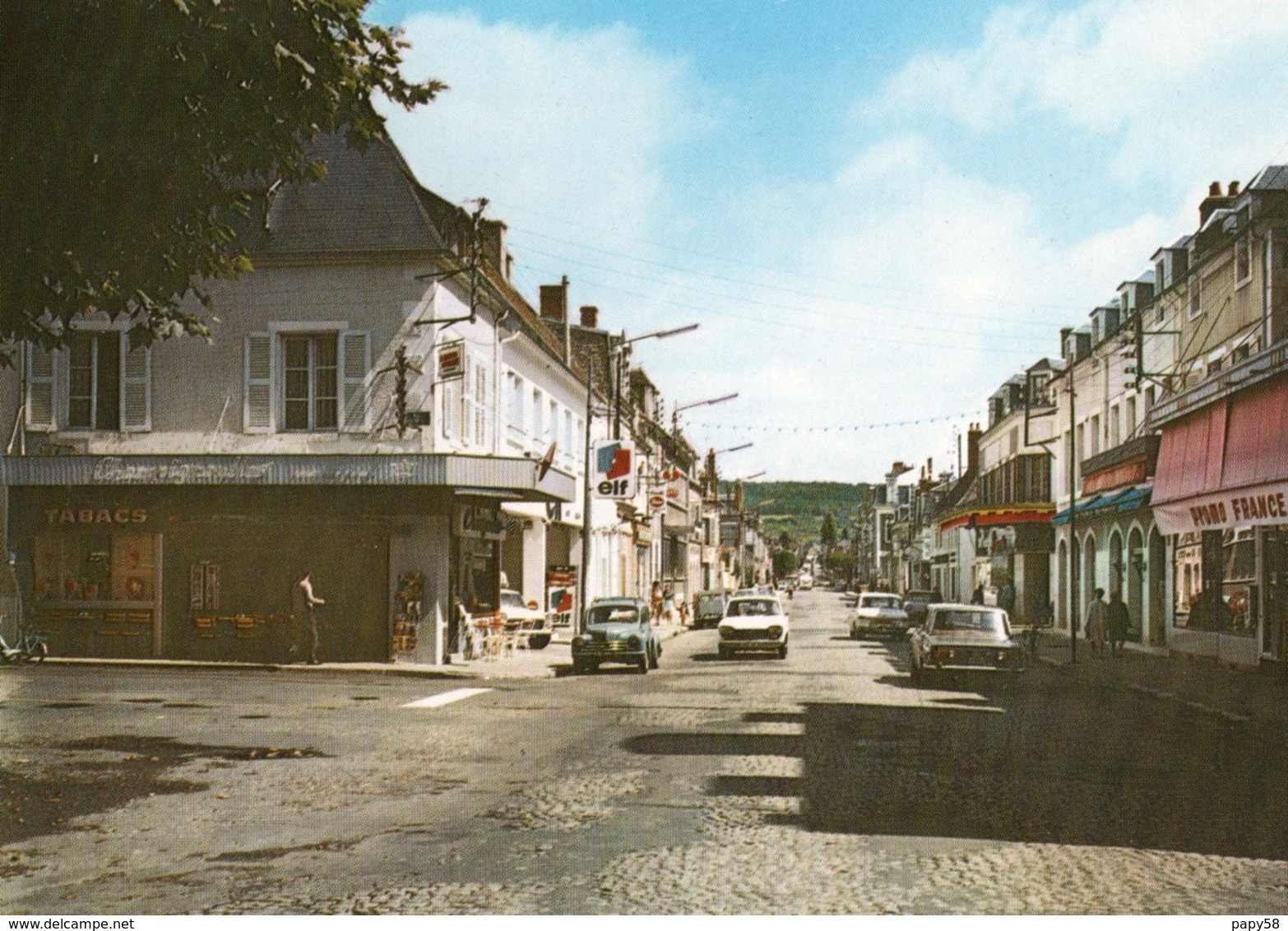 [18] Cher > Saint-Amand-Montrond Place Carrée - Saint-Amand-Montrond