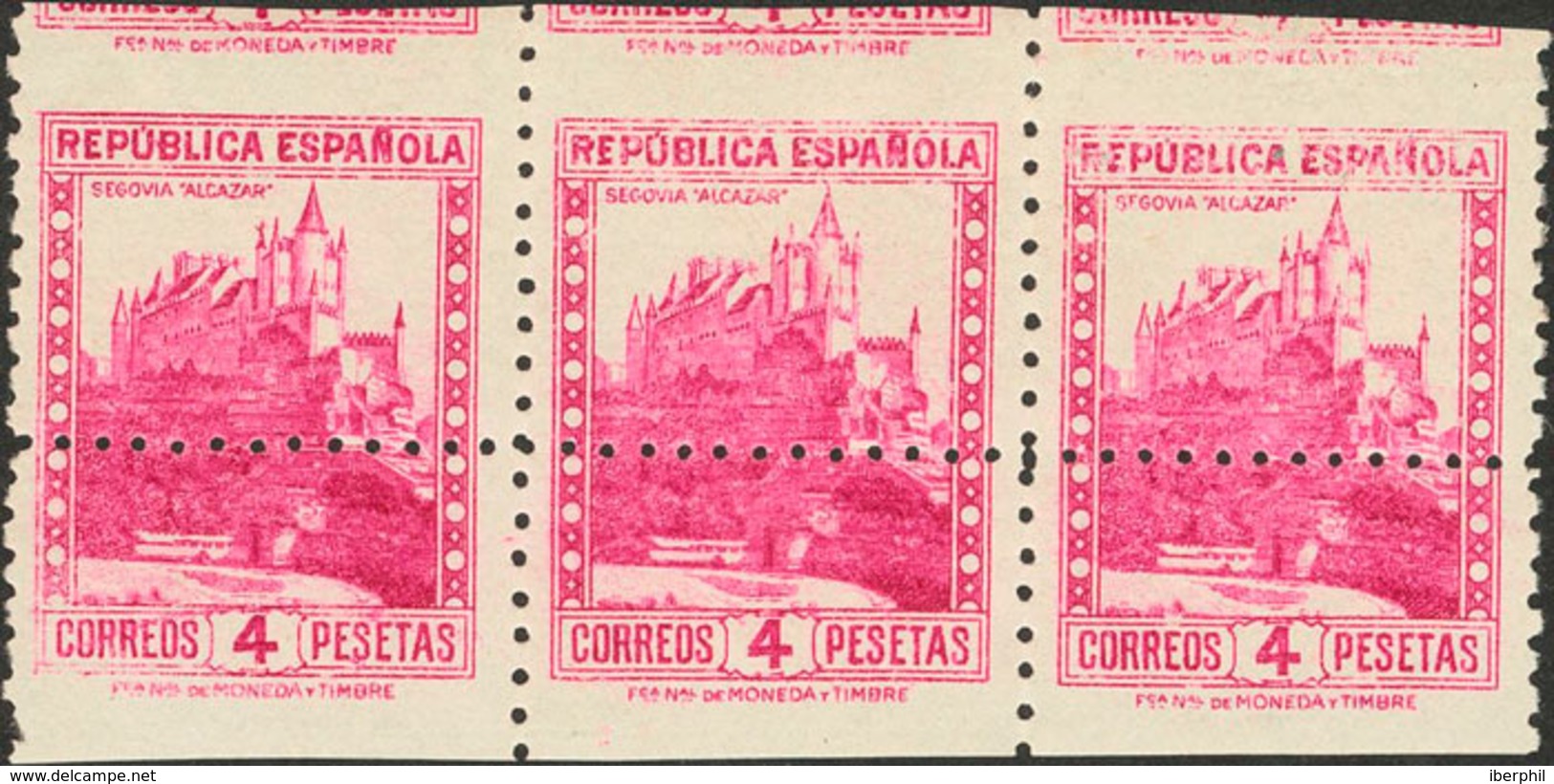 466 1932. **/* 674dh(3). 4 Pts Lila Carmín, Tira De Tres. Variedad DENTADO HORIZONTAL DESPLAZADO. MAGNIFICA. Edifil 2015 - Otros & Sin Clasificación