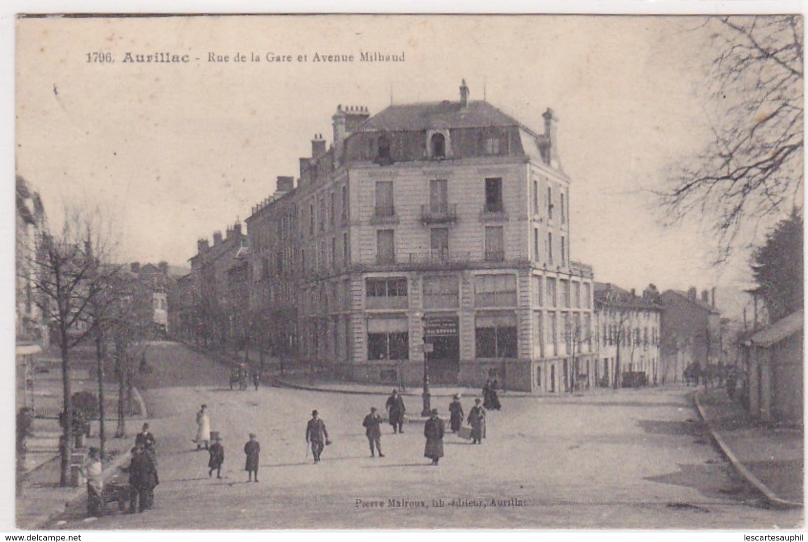 1796 Aurillac Rue De La Gare Et Avenue Milhaud Tres Animée - Aurillac