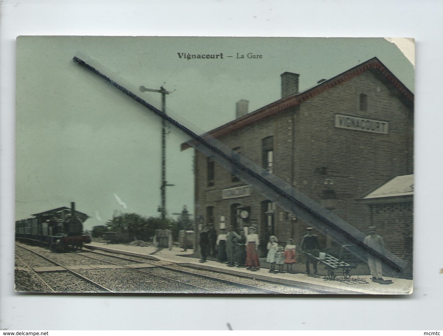 CPA Abîmée  - Vignacourt  - La Gare  -( Train , Locomotive ) - Vignacourt