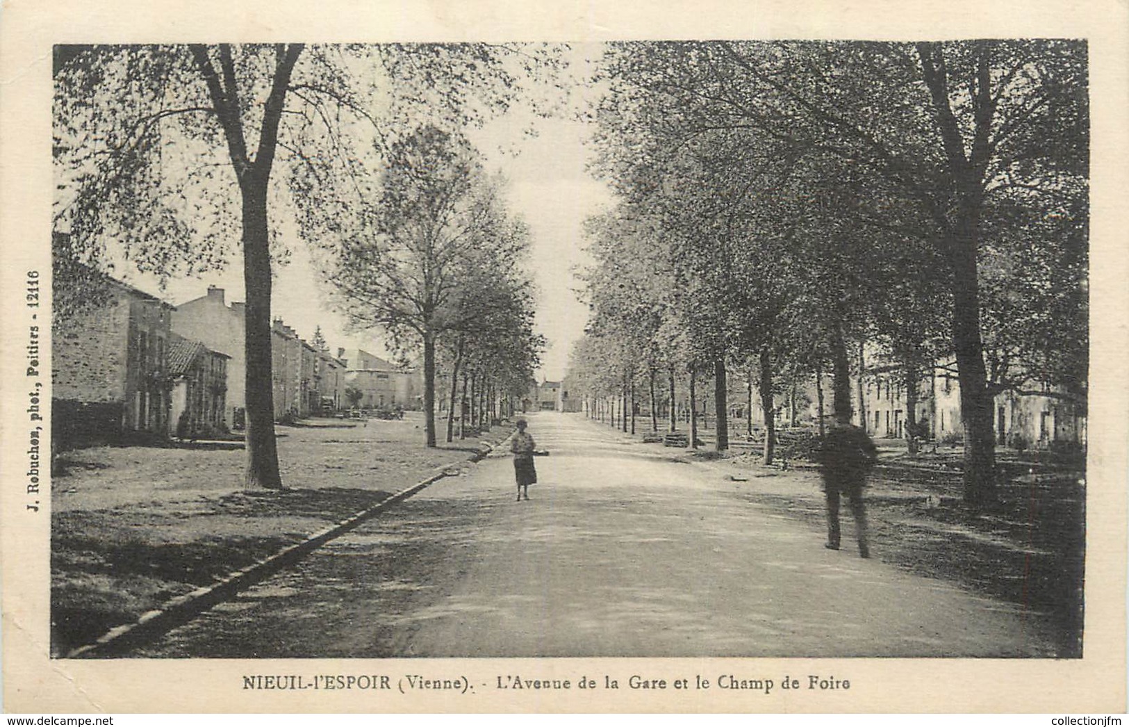 CPA FRANCE 86 "Nieuil L'Espoir, L'Avenue De La Gare Et Le Champ De Foire" - Autres & Non Classés