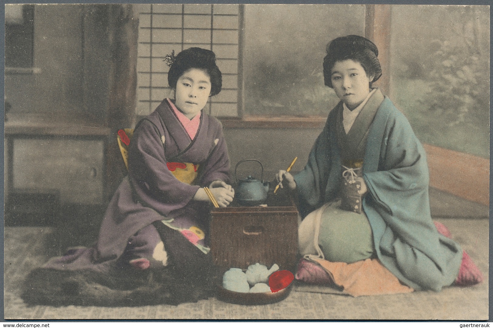 29481 Japan - Besonderheiten: 1900/30 (ca.) 20 ppc (two mailed) showing ladies, geishas with interesting h