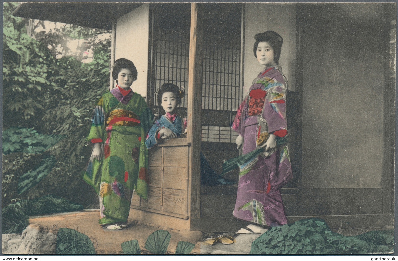 29481 Japan - Besonderheiten: 1900/30 (ca.) 20 ppc (two mailed) showing ladies, geishas with interesting h